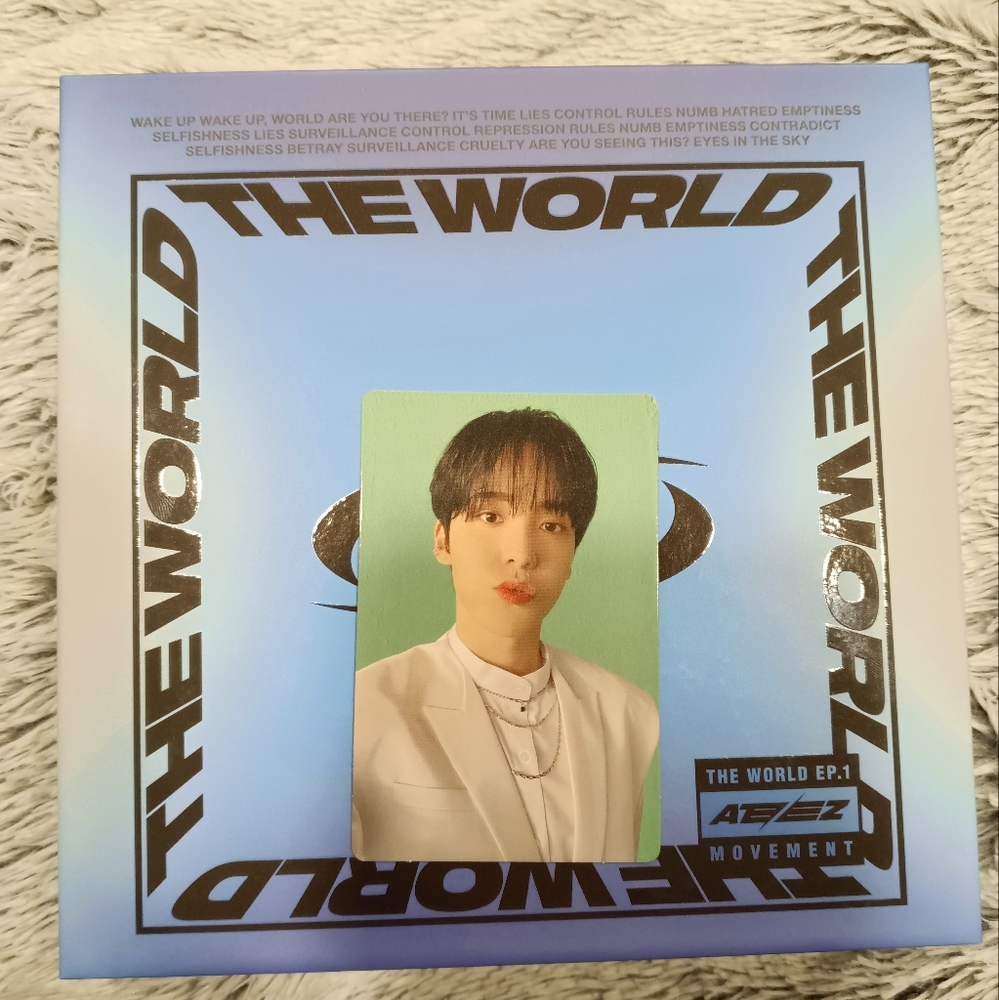 Official Yunho Ateez Photocard